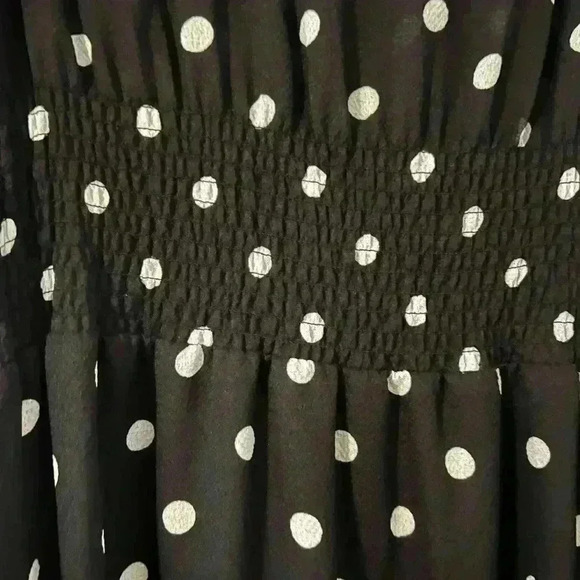 Fun polka dot dress with unique sleeves. SIZE 14 (E108) - Picture 2 of 7